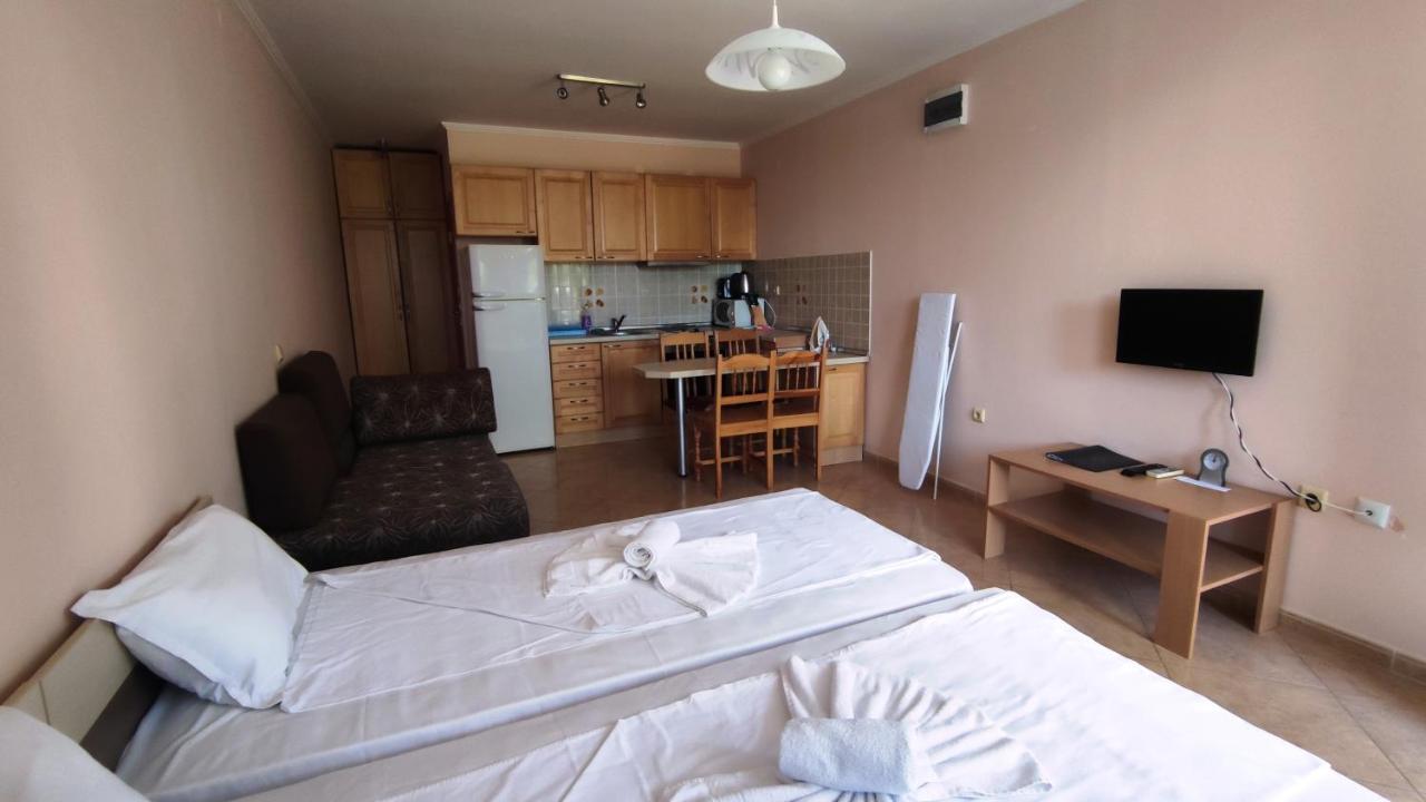 Marina Delfin Apartments - Top Location & Pet Friendly Свети-Влас Экстерьер фото