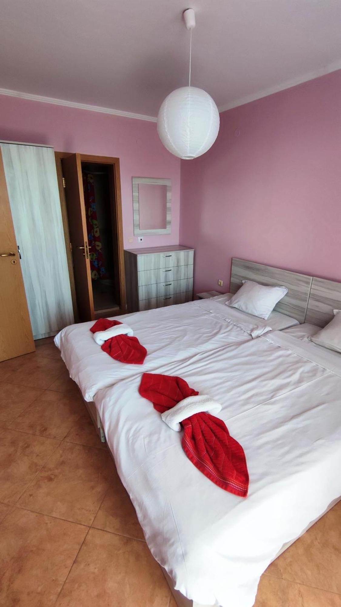 Marina Delfin Apartments - Top Location & Pet Friendly Свети-Влас Экстерьер фото