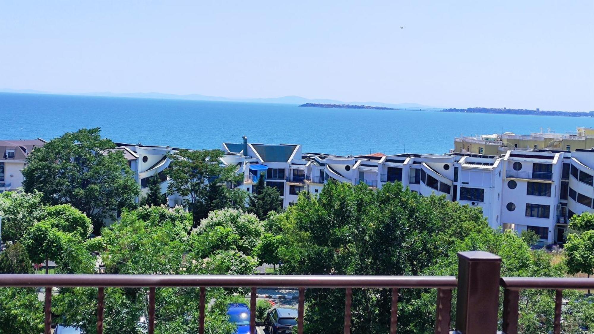 Marina Delfin Apartments - Top Location & Pet Friendly Свети-Влас Экстерьер фото